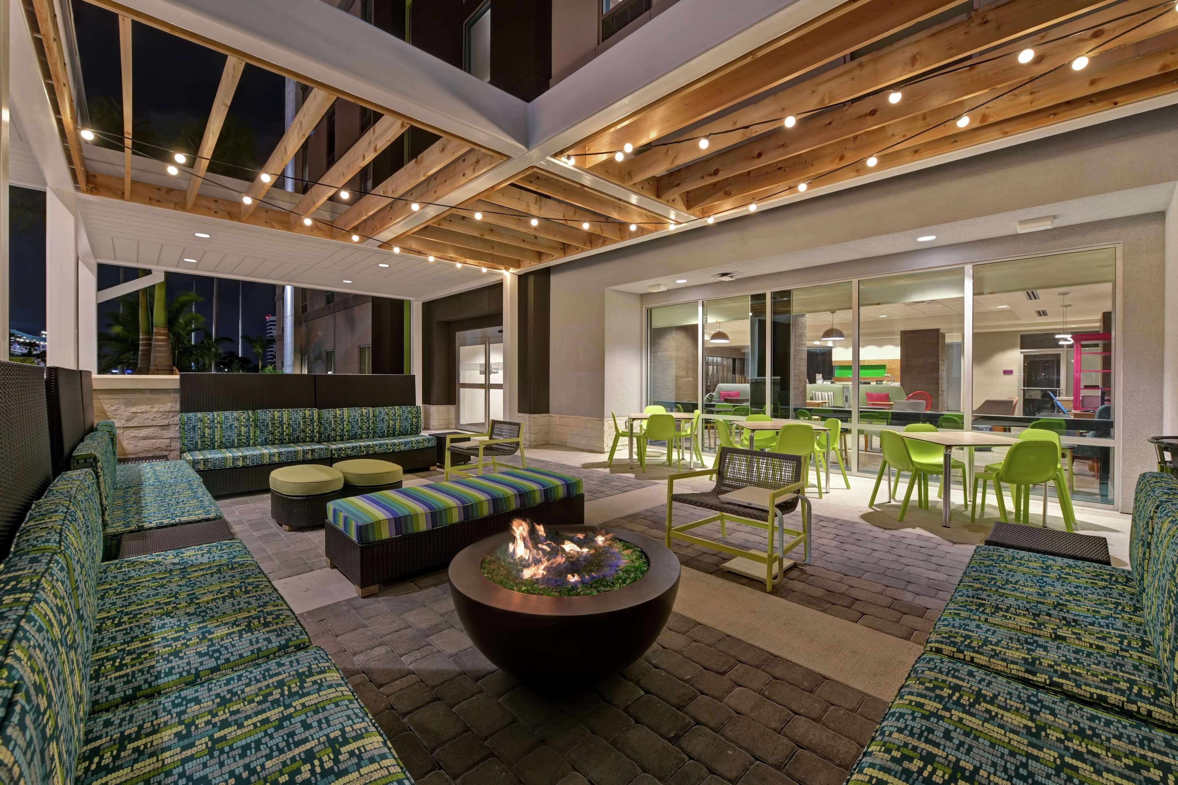 Home2 Suites By Hilton West Palm Beach Airport Cloud Lake Dış mekan fotoğraf