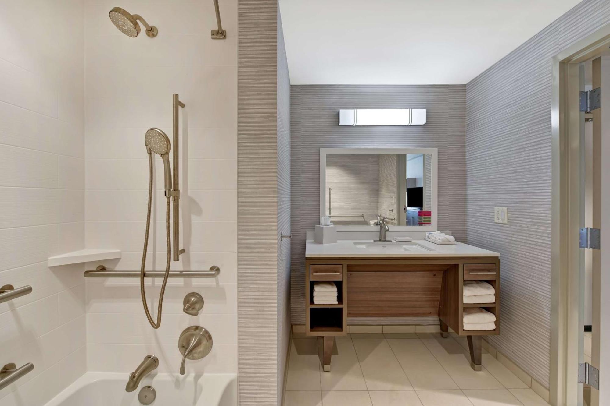 Home2 Suites By Hilton West Palm Beach Airport Cloud Lake Dış mekan fotoğraf