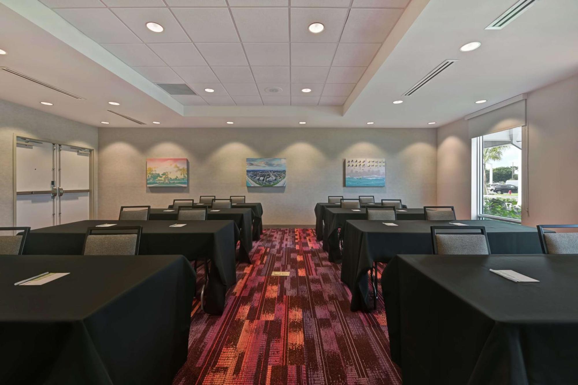 Home2 Suites By Hilton West Palm Beach Airport Cloud Lake Dış mekan fotoğraf
