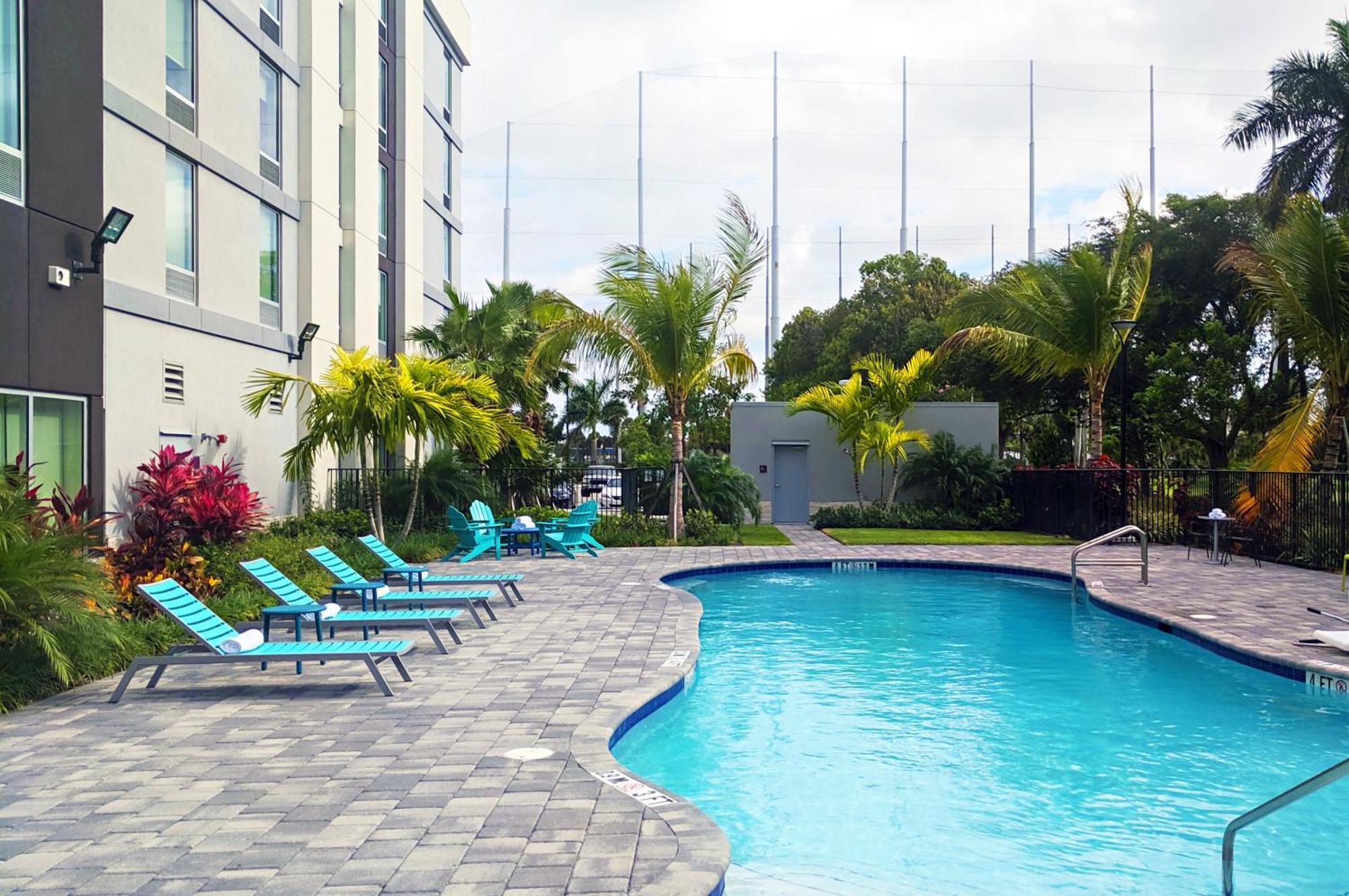 Home2 Suites By Hilton West Palm Beach Airport Cloud Lake Dış mekan fotoğraf